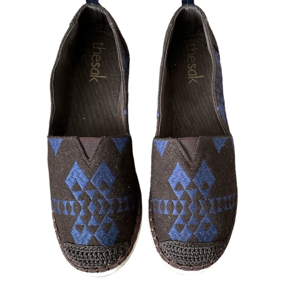 THE SAK | Brown and Blue Tribal Rear Charm Slip Ons - Picture 3 of 6